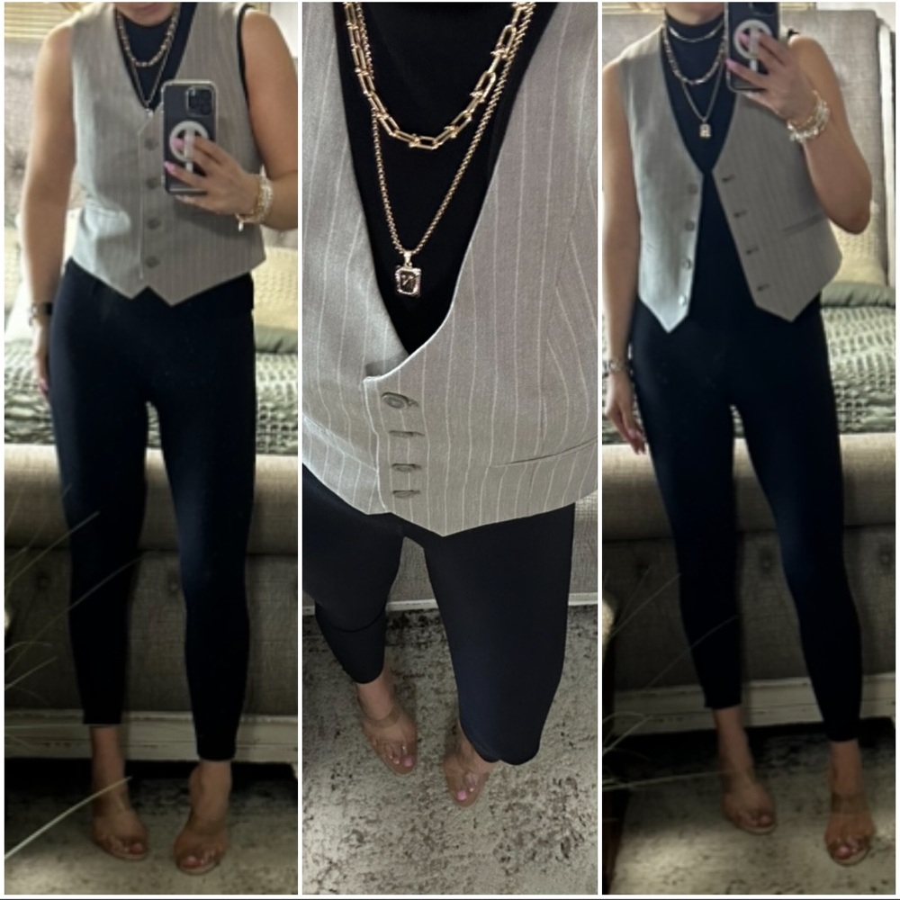New🩷Beautiful pin striped vest